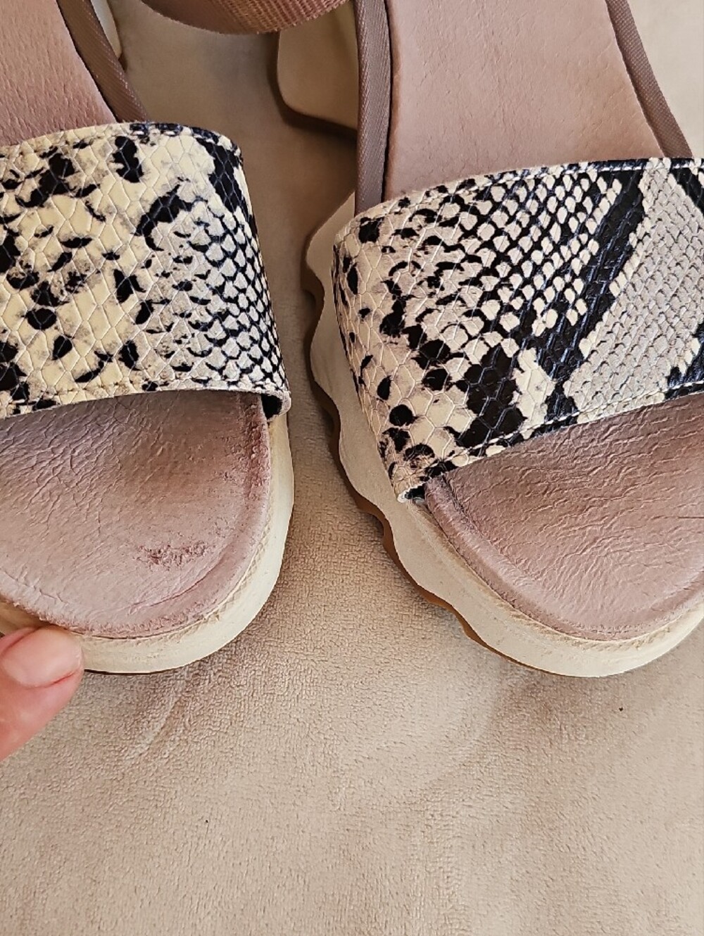 Sorel Women's Snake-Print Platform Sandals in Beige and Black - Picture 5 of 16